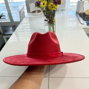 *NEW* Red Hat size Medium (58mm-59mm)